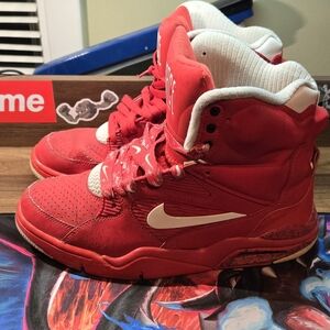 Nike Air Command Force In University Red 8.5m